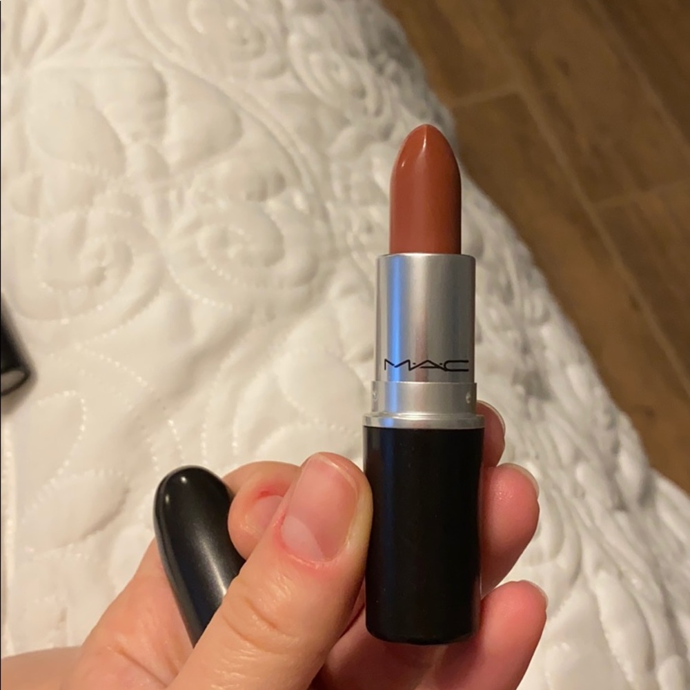 MAC TAUPE
